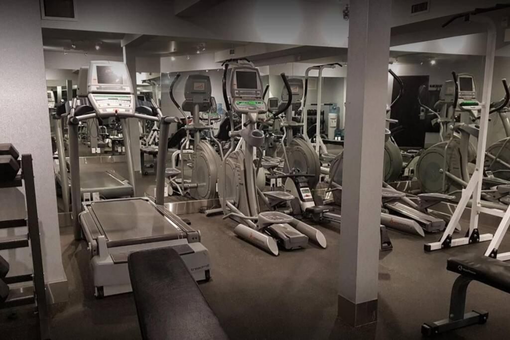 Luxury Two Queen Beds Condo - Grande Rockies Resort Indoor Parking Pool Hot Tub Gym Canmore Eksteriør billede