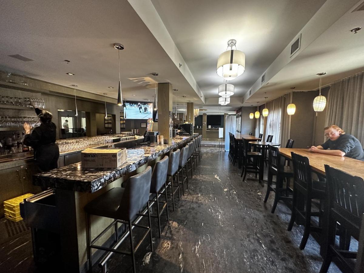 Luxury Two Queen Beds Condo - Grande Rockies Resort Indoor Parking Pool Hot Tub Gym Canmore Eksteriør billede